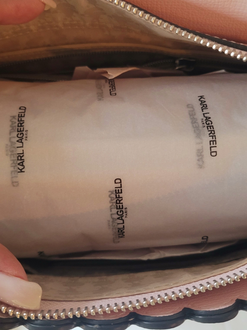 Karl Lagerfeld Pink Scalloped Two Way Carry - Picture 7 of 8